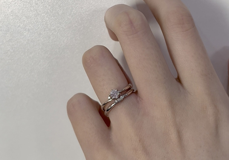 婚約指輪と結婚指輪の重ね付けでより華やかに