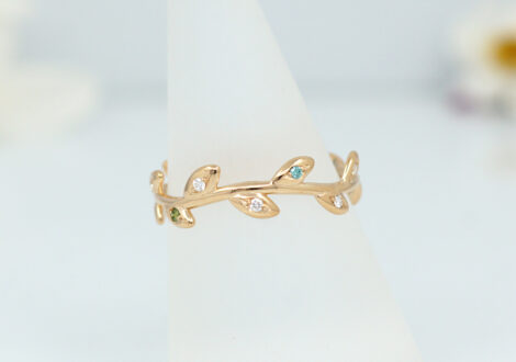 持ち込みの指輪に宝石を追加しました☆