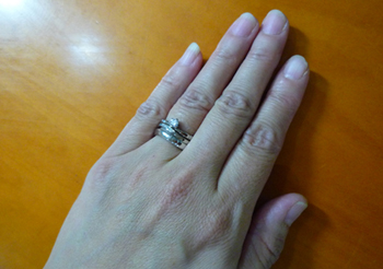 19 12 11 彦根市のk様は 結婚指輪から始まり 節目の年にいつも奥様へのリングをオーダーいただいています 今年はめでたく結婚 年を迎えられ 素敵なリングを作らせていただきました
